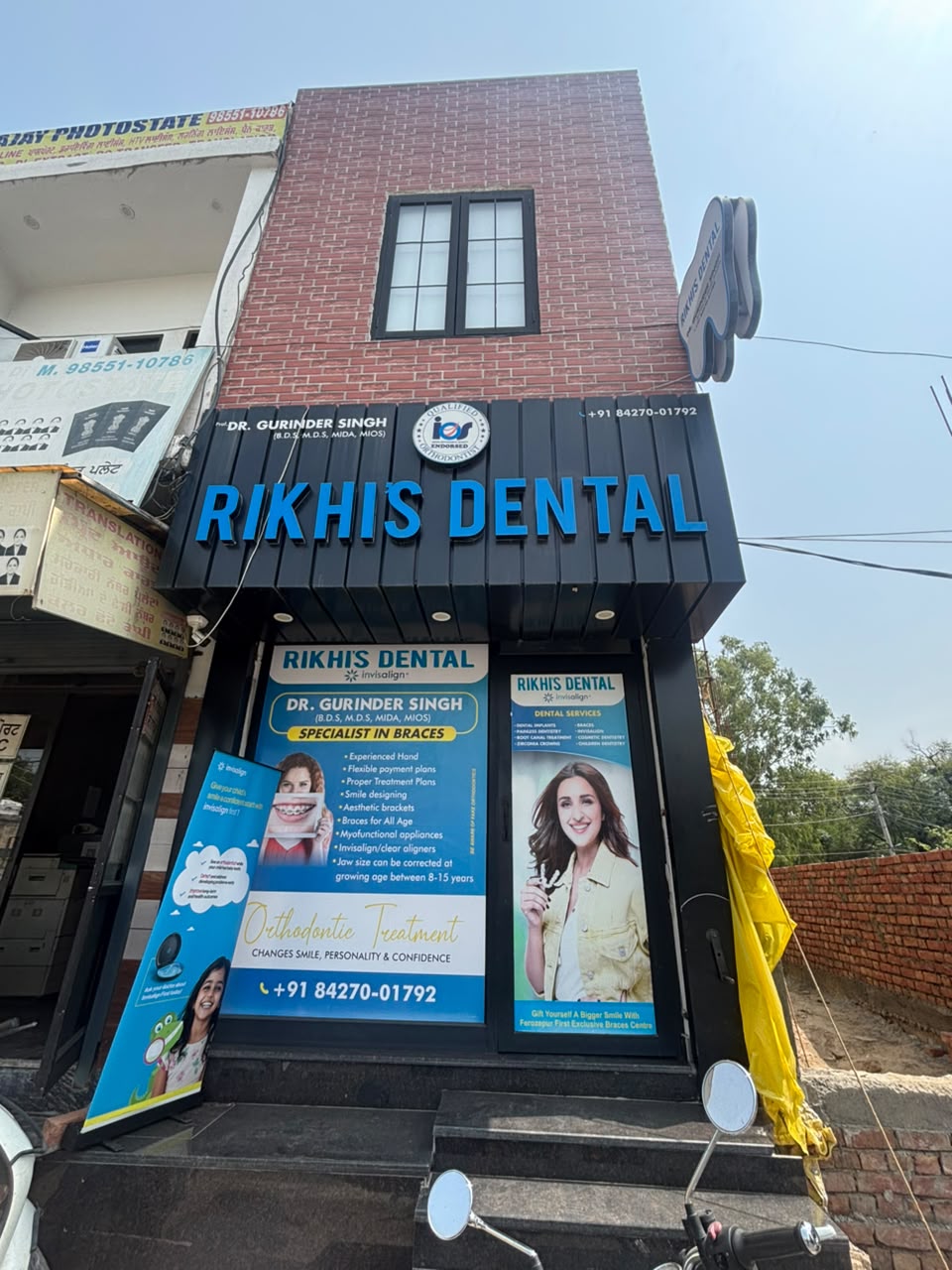 Exterior entrance of Rikhi's Dental clinic on Mall Road